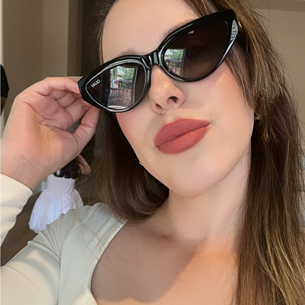 Quay sunglasses brand new with case